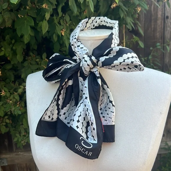 Rare** Vintage Oscar De La Renta Silk Scarf